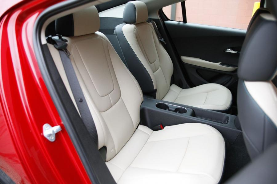  Chevrolet Volt 2011 года  (фото 194 из 356)